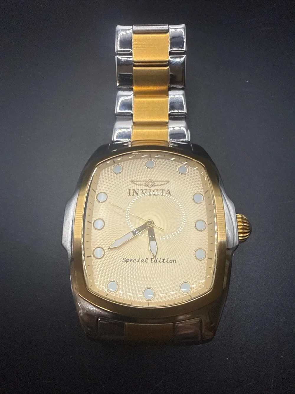 The Invicta Lupah Model 15853 watch NEW BATTERY !!